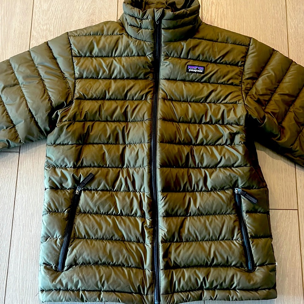 Boys Patagonia jacket size Large (12) EUC